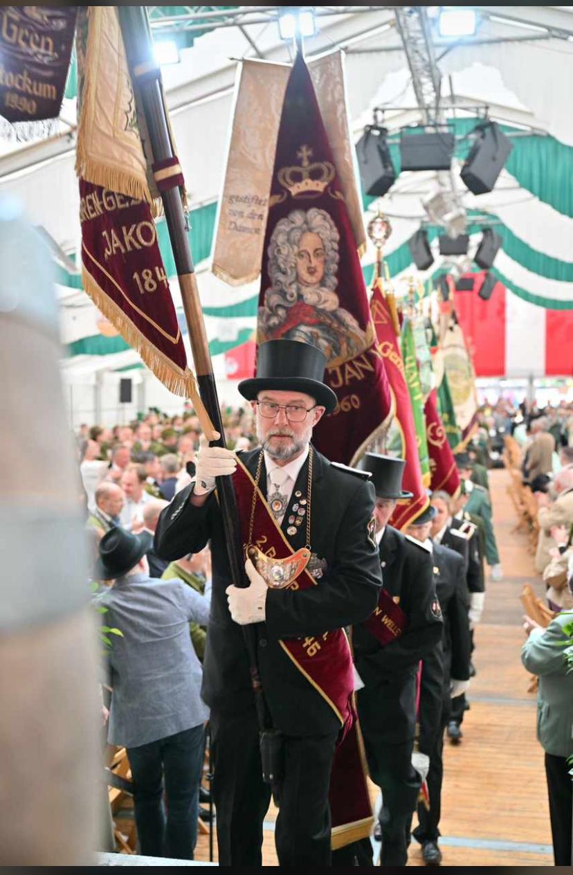 FahnenoffizierDirk.jpg