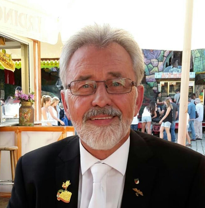 SchriftfüManfred Nass